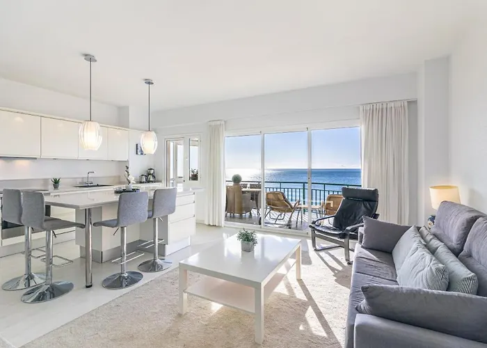 Cozy 2 Bedroom With Magic Sea View فوينخيرولا