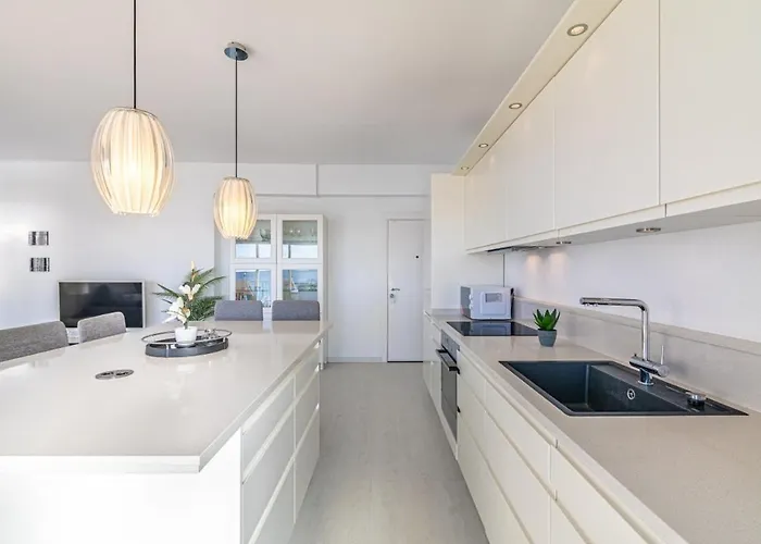 شقة Cozy 2 Bedroom With Magic Sea View *