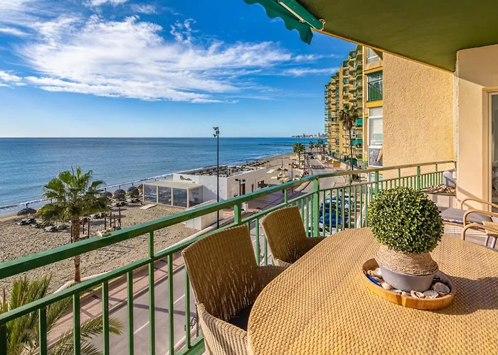 Cozy 2 Bedroom With Magic Sea View فوينخيرولا