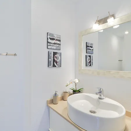 Cozy 2 Bedroom With Magic Sea View Apartament Fuengirola